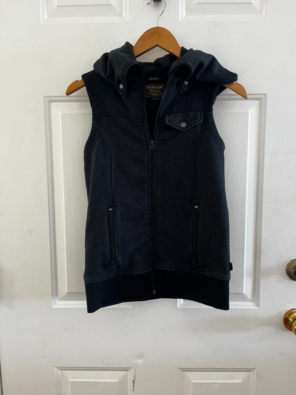 Burton Woman's Black Dryride Starr Skiing/Snowboarding Outdoor Winter Vest Sz XS - Picture 9 of 11